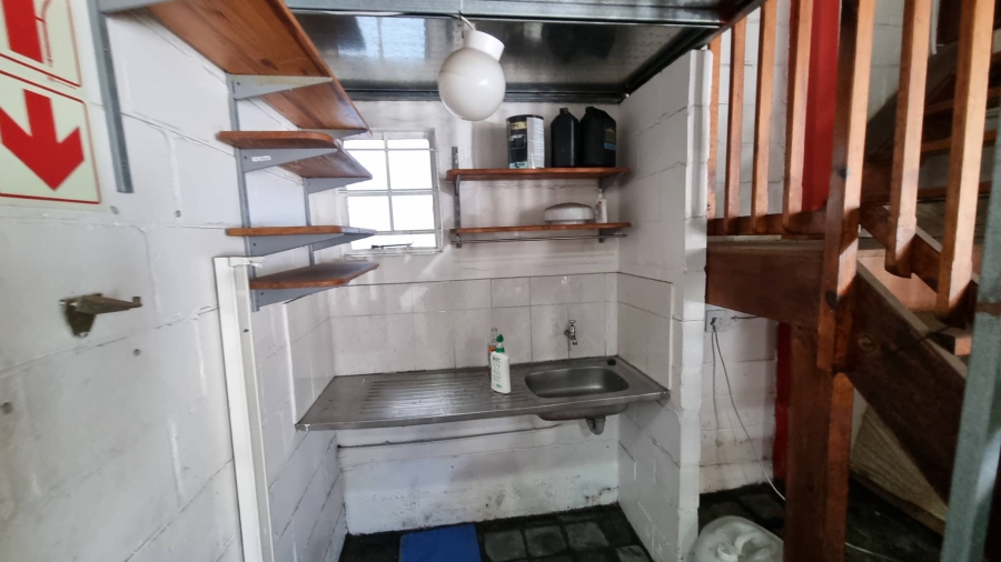 To Let Commercial Property for Rent in Woodstock Western Cape